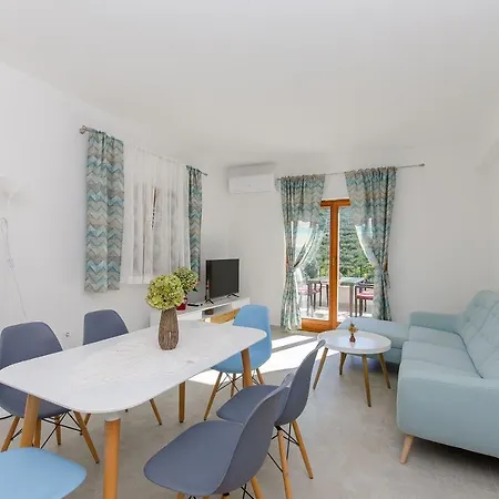 Koras Apartman *